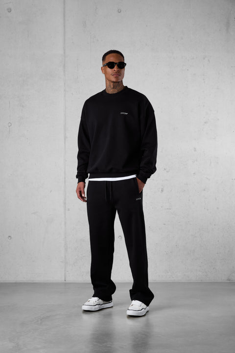 BLACK DISCREET OVERSIZED SWEATER